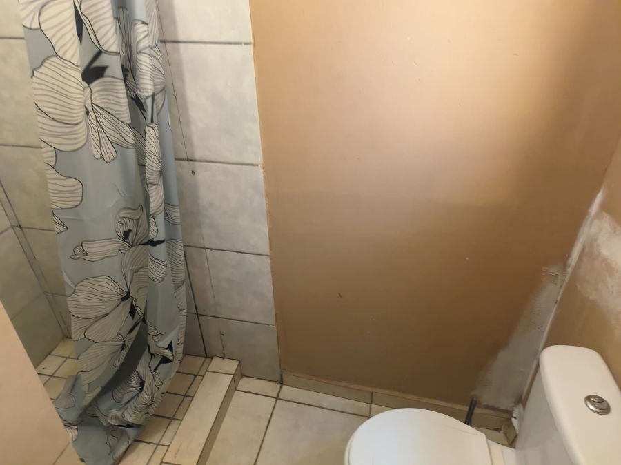 To Let 1 Bedroom Property for Rent in Promosa North West